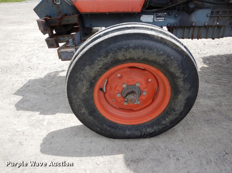 image for item DE8404 Kubota M5400 tractor