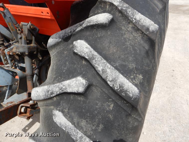 image for item DE8404 Kubota M5400 tractor