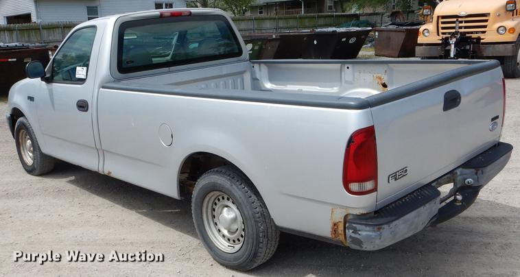 image for item DE8405 1997 Ford F150 pickup truck