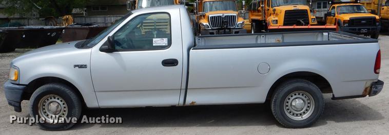 image for item DE8405 1997 Ford F150 pickup truck