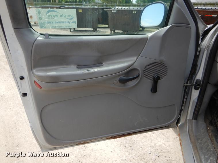 image for item DE8405 1997 Ford F150 pickup truck