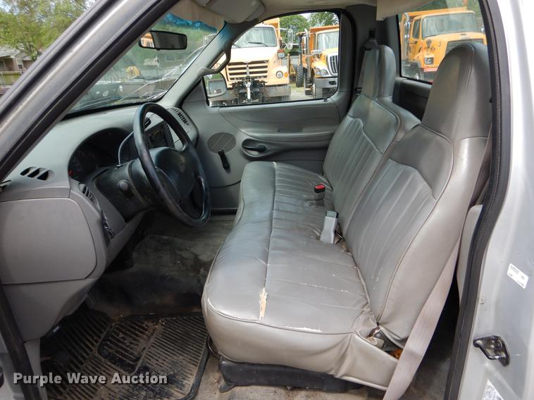 image for item DE8405 1997 Ford F150 pickup truck