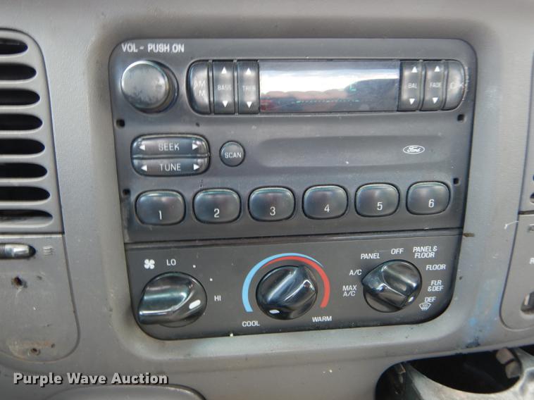 image for item DE8405 1997 Ford F150 pickup truck