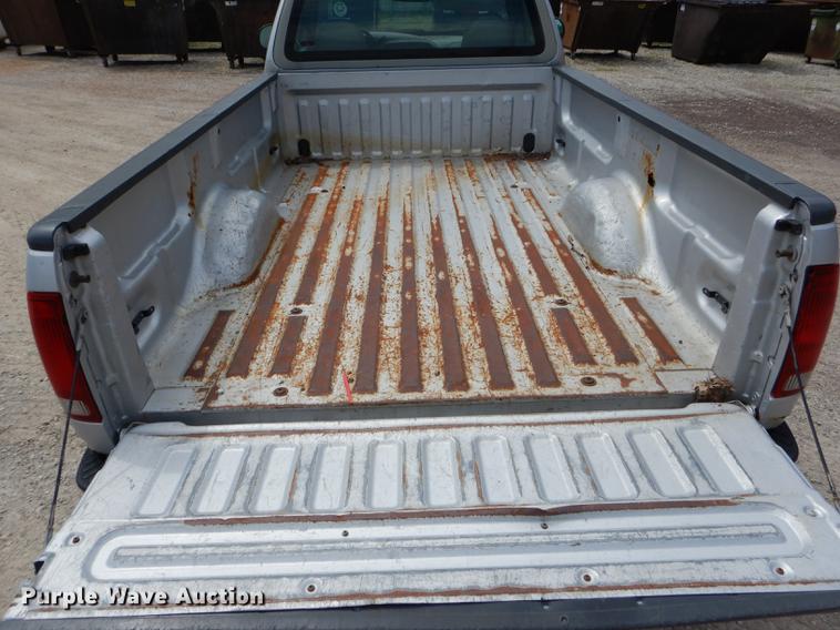 image for item DE8405 1997 Ford F150 pickup truck