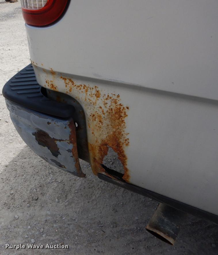 image for item DE8405 1997 Ford F150 pickup truck