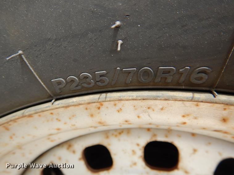 image for item DE8405 1997 Ford F150 pickup truck