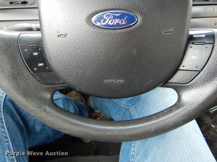 image for item DE8408 2009 Ford Crown Victoria Police Interceptor