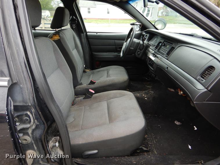 image for item DE8408 2009 Ford Crown Victoria Police Interceptor