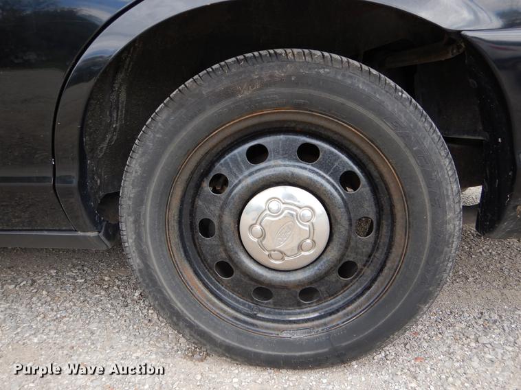 image for item DE8408 2009 Ford Crown Victoria Police Interceptor