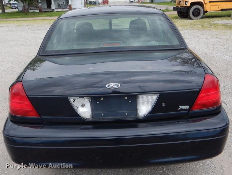 image for item DE8409 2010 Ford Crown Victoria Police Interceptor