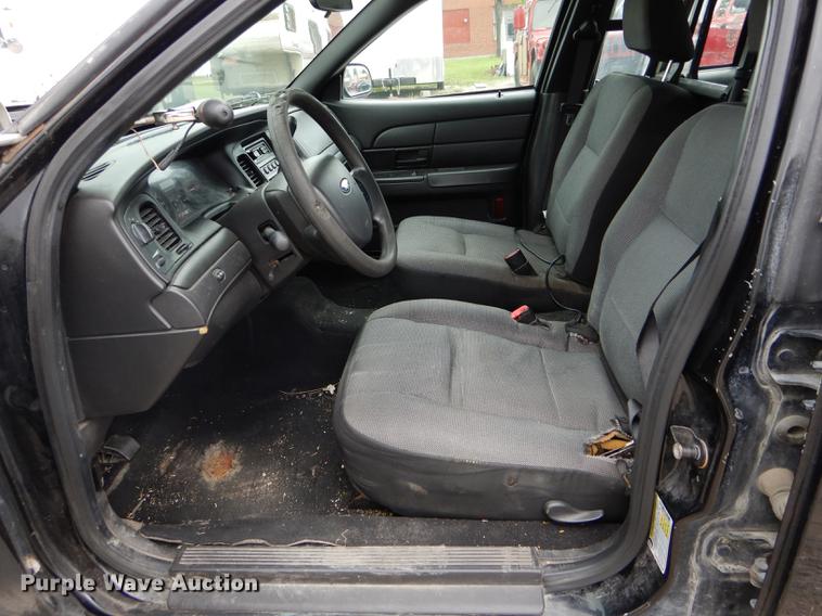image for item DE8409 2010 Ford Crown Victoria Police Interceptor