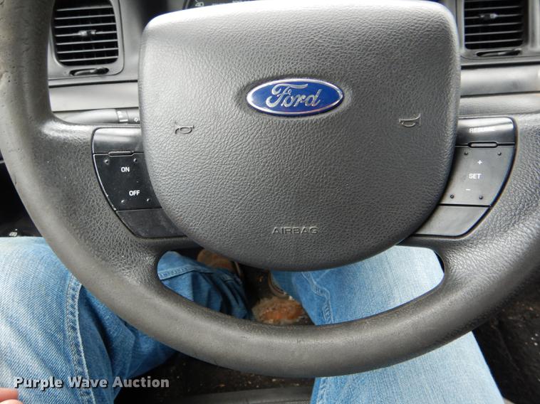 image for item DE8409 2010 Ford Crown Victoria Police Interceptor