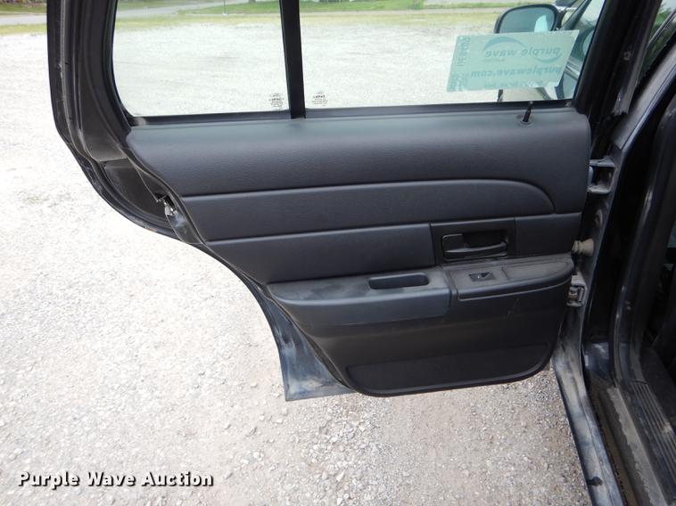 image for item DE8409 2010 Ford Crown Victoria Police Interceptor