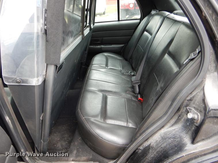 image for item DE8409 2010 Ford Crown Victoria Police Interceptor