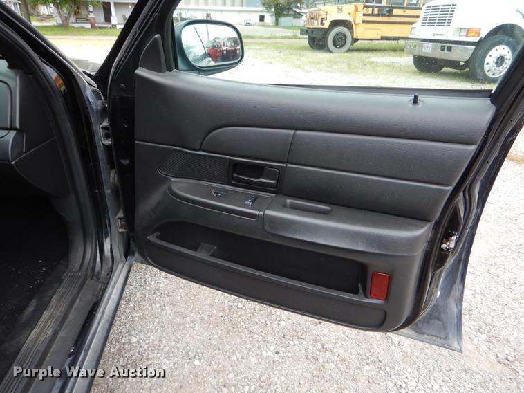 image for item DE8409 2010 Ford Crown Victoria Police Interceptor