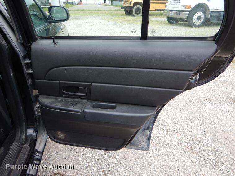 image for item DE8409 2010 Ford Crown Victoria Police Interceptor