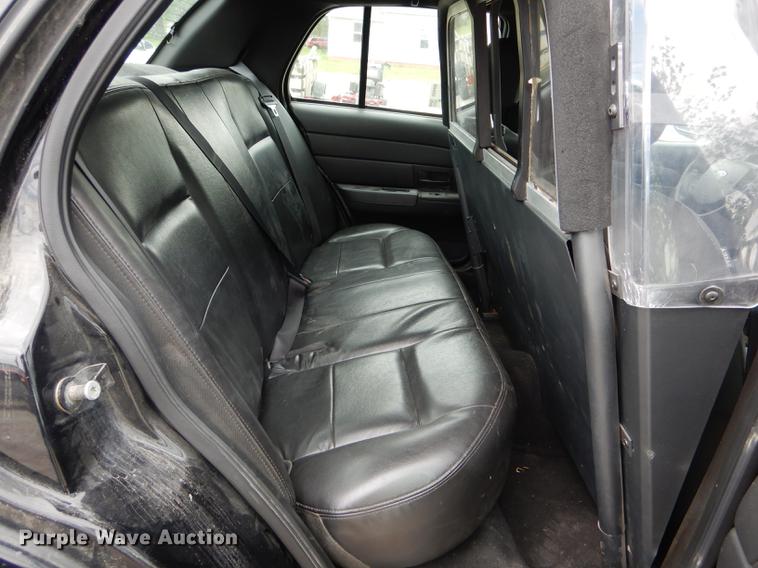 image for item DE8409 2010 Ford Crown Victoria Police Interceptor