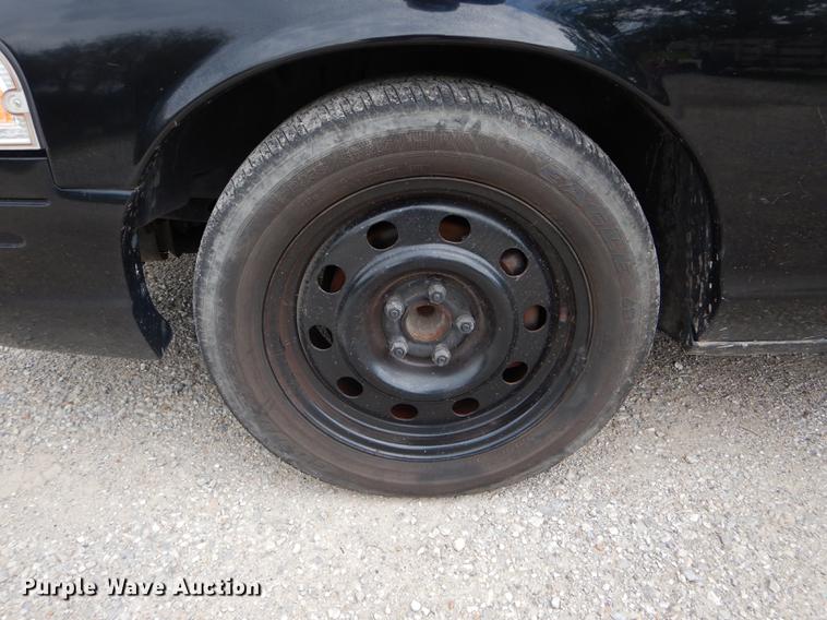 image for item DE8409 2010 Ford Crown Victoria Police Interceptor