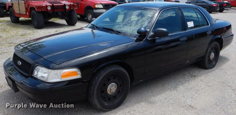 image for item DE8410 2011 Ford Crown Victoria Police Interceptor