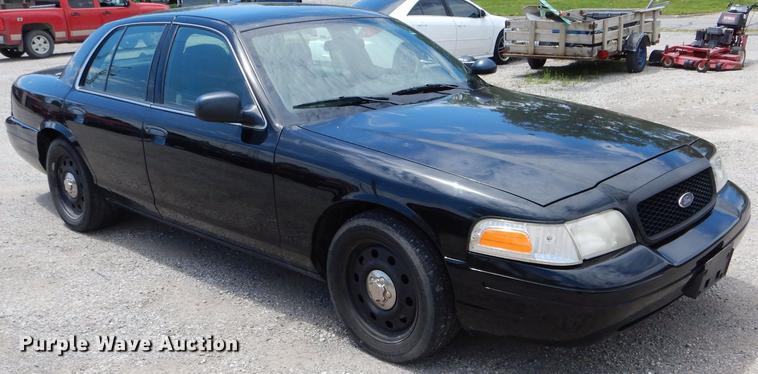 image for item DE8410 2011 Ford Crown Victoria Police Interceptor