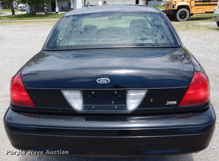 image for item DE8410 2011 Ford Crown Victoria Police Interceptor
