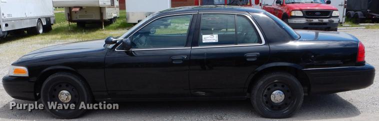 image for item DE8410 2011 Ford Crown Victoria Police Interceptor