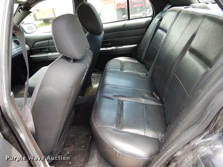 image for item DE8410 2011 Ford Crown Victoria Police Interceptor