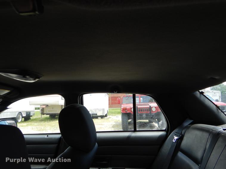 image for item DE8410 2011 Ford Crown Victoria Police Interceptor