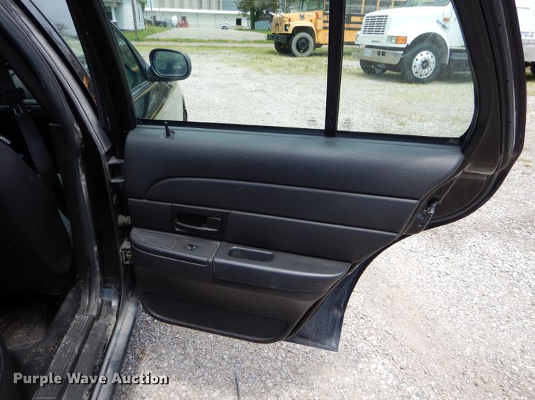 image for item DE8410 2011 Ford Crown Victoria Police Interceptor