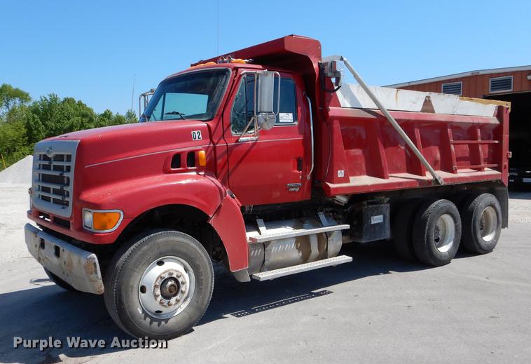 image for item DE8413 2002 Sterling L-Line dump truck
