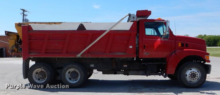 image for item DE8413 2002 Sterling L-Line dump truck