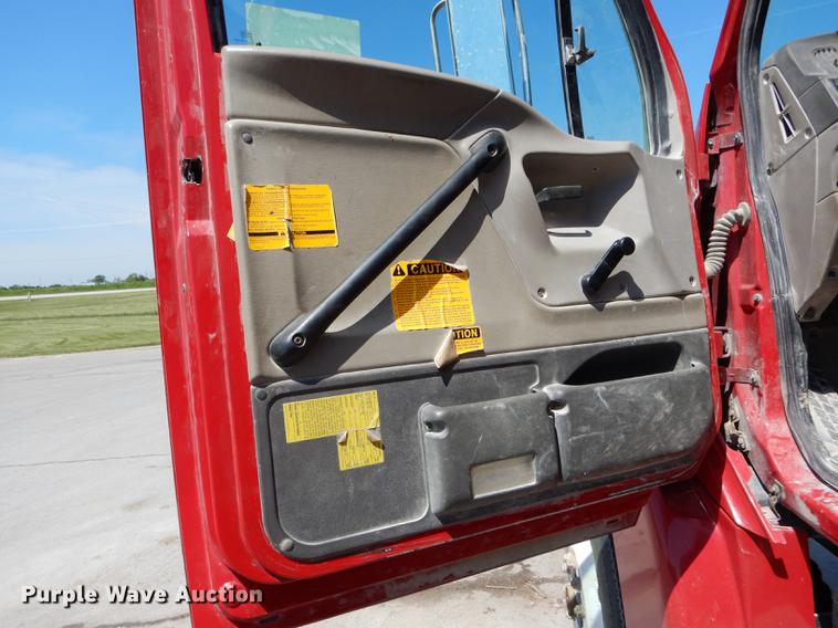 image for item DE8413 2002 Sterling L-Line dump truck