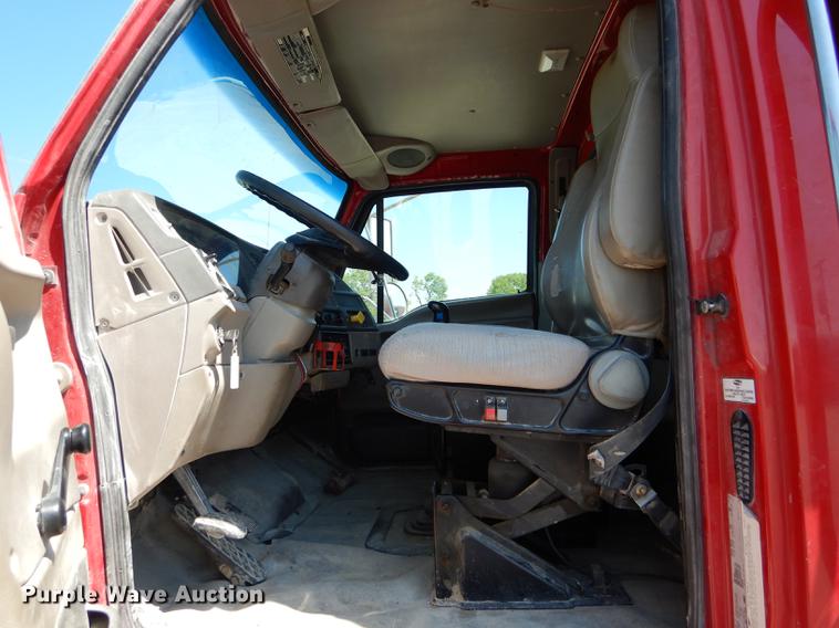 image for item DE8413 2002 Sterling L-Line dump truck