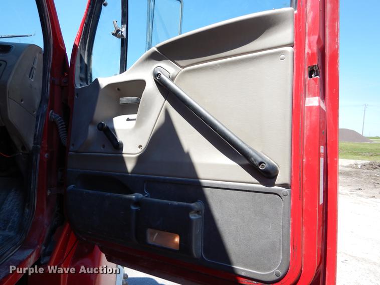 image for item DE8413 2002 Sterling L-Line dump truck
