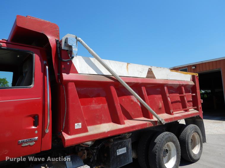 image for item DE8413 2002 Sterling L-Line dump truck