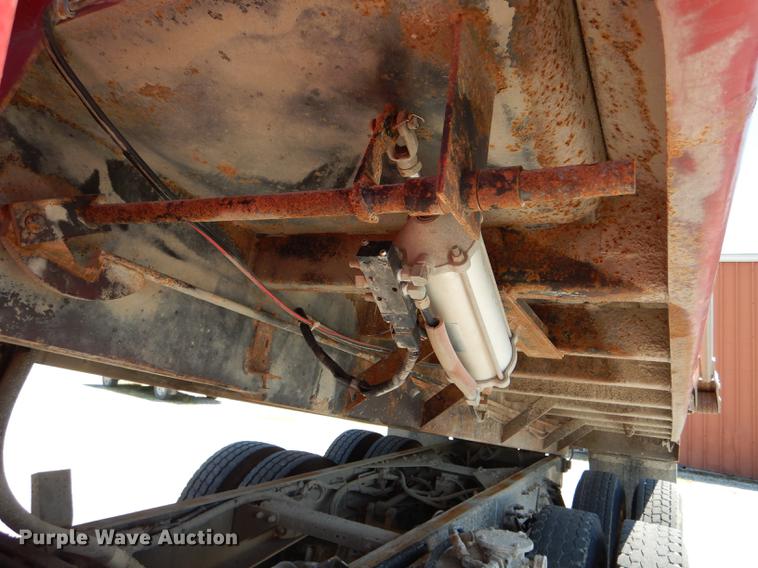 image for item DE8413 2002 Sterling L-Line dump truck