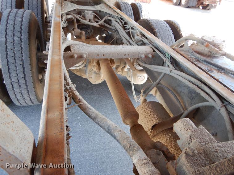 image for item DE8413 2002 Sterling L-Line dump truck