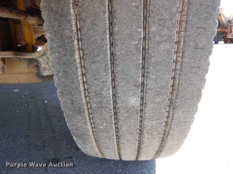 image for item DE8413 2002 Sterling L-Line dump truck