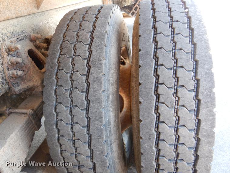 image for item DE8413 2002 Sterling L-Line dump truck