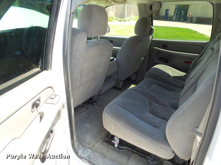 image for item DF0769 2005 Chevrolet Suburban 1500 SUV