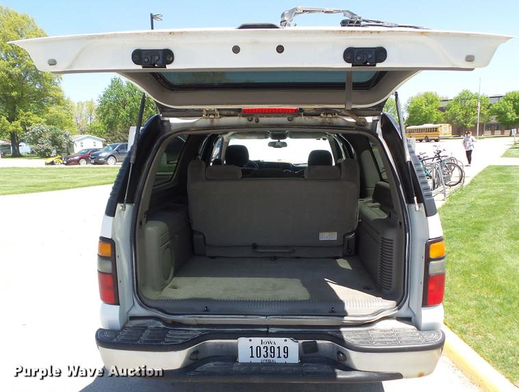 image for item DF0769 2005 Chevrolet Suburban 1500 SUV