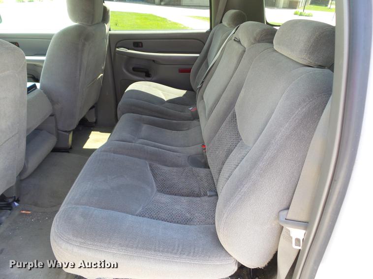 image for item DF0769 2005 Chevrolet Suburban 1500 SUV