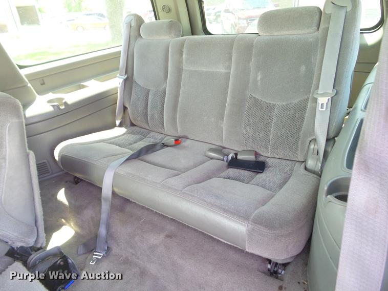 image for item DF0769 2005 Chevrolet Suburban 1500 SUV