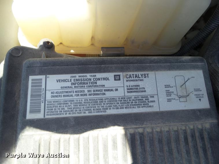 image for item DF0769 2005 Chevrolet Suburban 1500 SUV