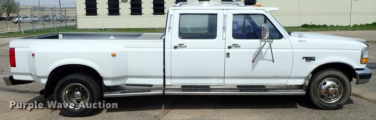 image for item DF1076 1993 Ford F350 Crew Cab pickup truck