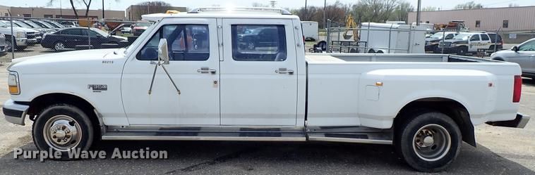 image for item DF1076 1993 Ford F350 Crew Cab pickup truck