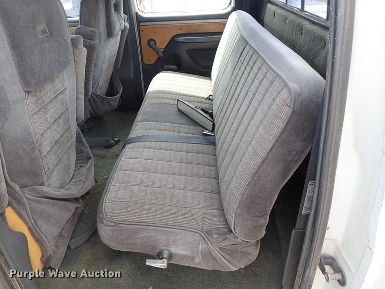 image for item DF1076 1993 Ford F350 Crew Cab pickup truck