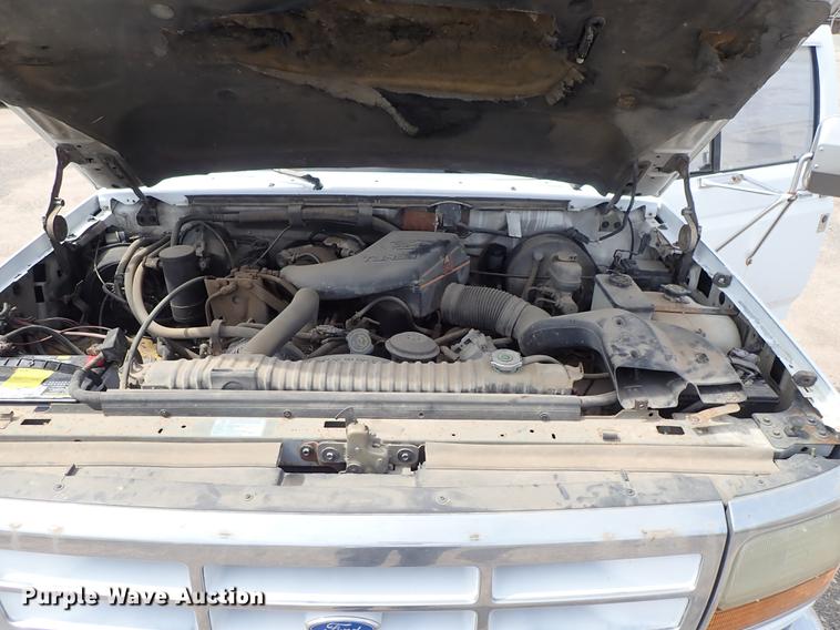 image for item DF1076 1993 Ford F350 Crew Cab pickup truck