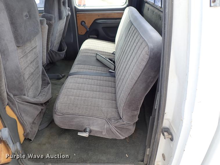 image for item DF1076 1993 Ford F350 Crew Cab pickup truck