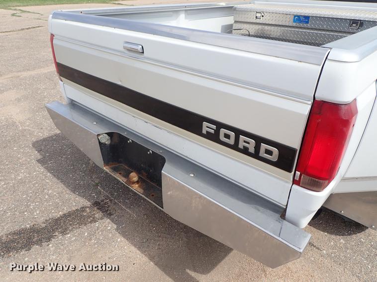 image for item DF1076 1993 Ford F350 Crew Cab pickup truck